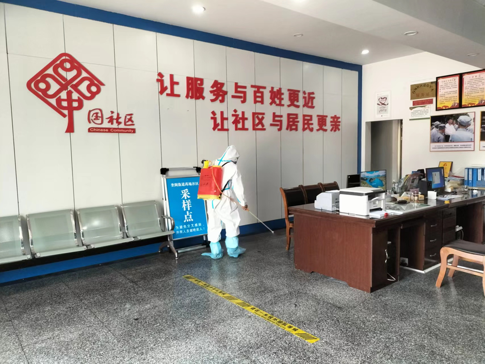 经开区奎阁街道“五老志愿者”助力疫情防控