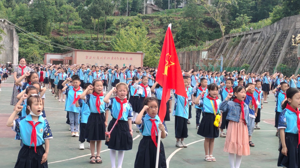 正直小学：举行庆“六一”活动