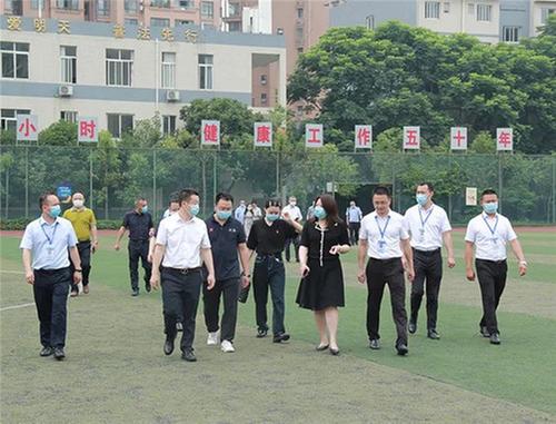 简阳市人民政府副市长陈文雅一行视察简阳职高“两考”准备工作