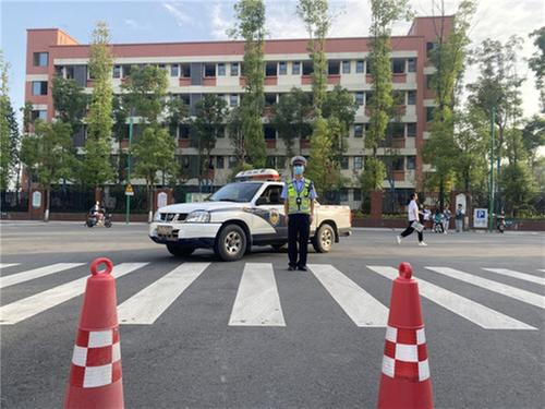 直击青神县高考第一天 753名考生“赶考” 