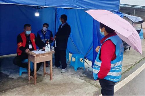 金牛镇：党群同心 战疫同行