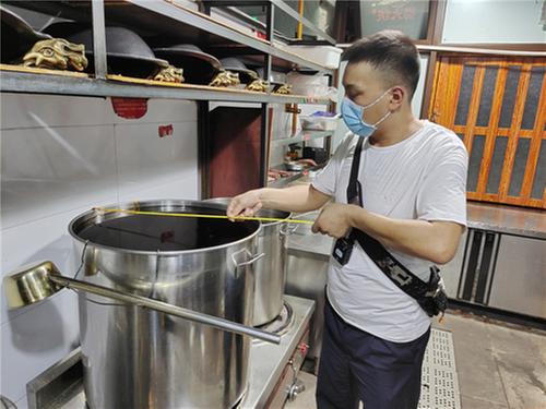 广安公安聚焦民生关切 织密食品安全网