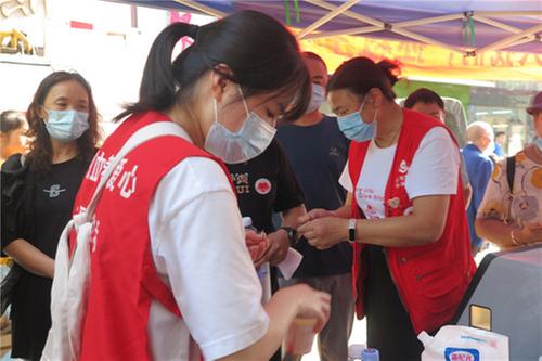 广安市开展“6·14用爱点亮广安”无偿献血活动