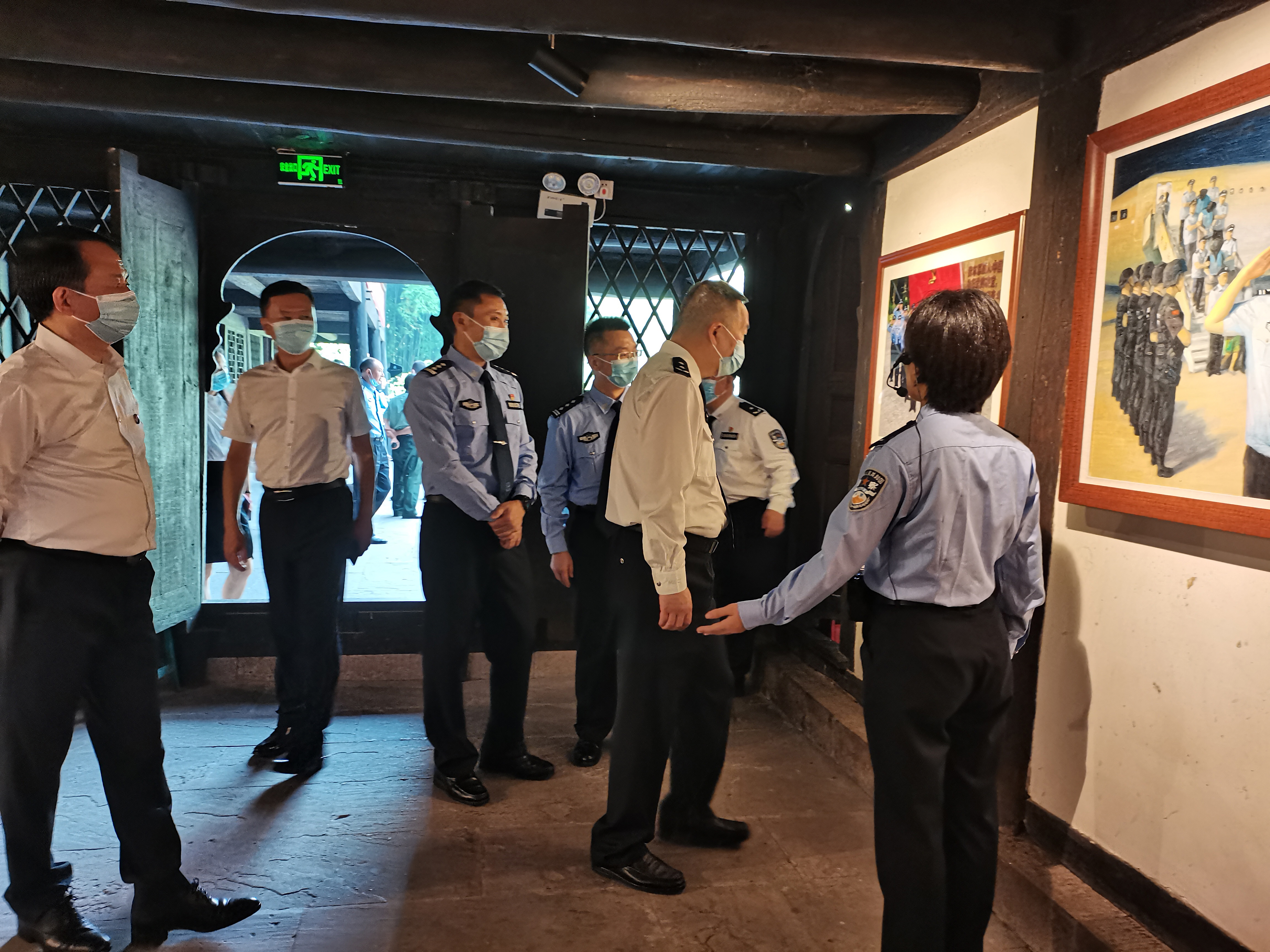 浓墨重彩颂英模 四川公安英模美术作品巡展在广安开展