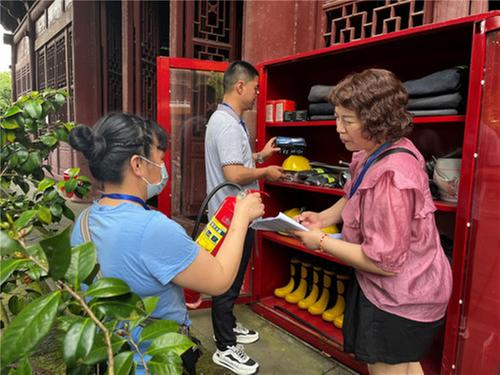 广安区浓洄街道新南门社区开展宗教场所消防安全检查