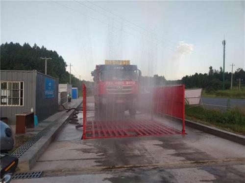 成都东部新区石板凳街道开展在建工地扬尘管控专项检查