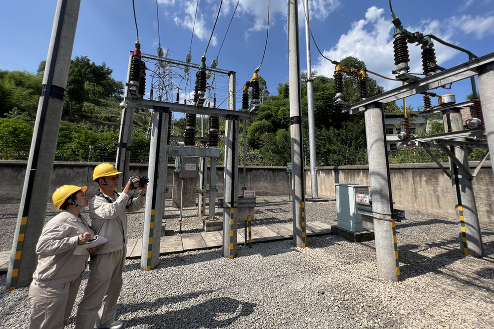 邻水县供电公司多措并举应对高温天气