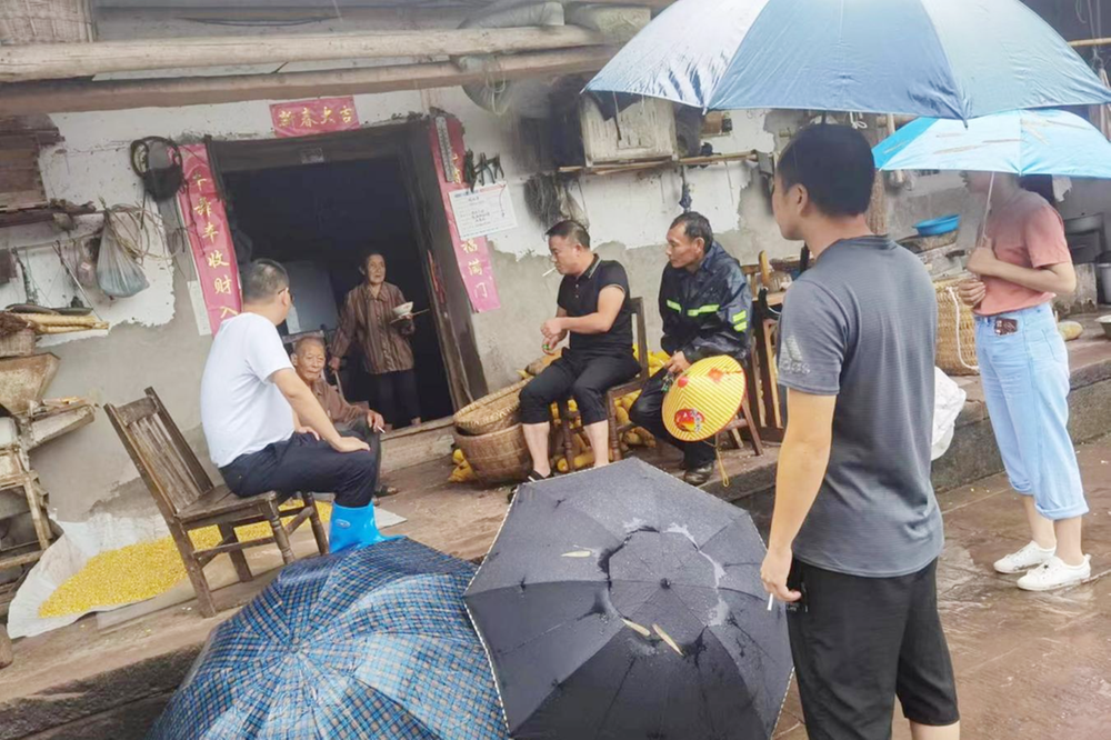 护安镇扎实做好地灾点群众转移安置工作