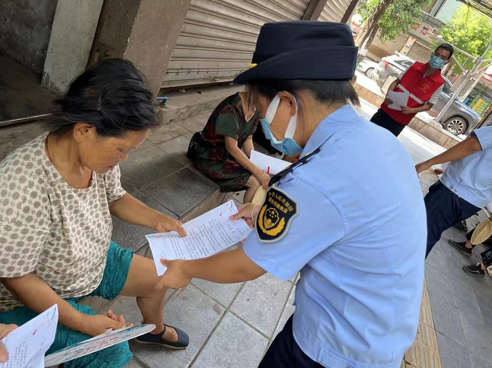 成都东部新区石板凳街道开展“中元节”移风易俗文明祭扫宣传活动