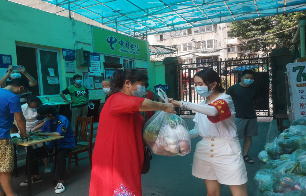 科技厅党员志愿者服务队助力一线疫情防控