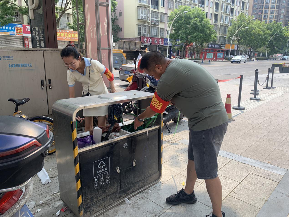 东坡区：助力文明城市复检 共建和谐美丽家园