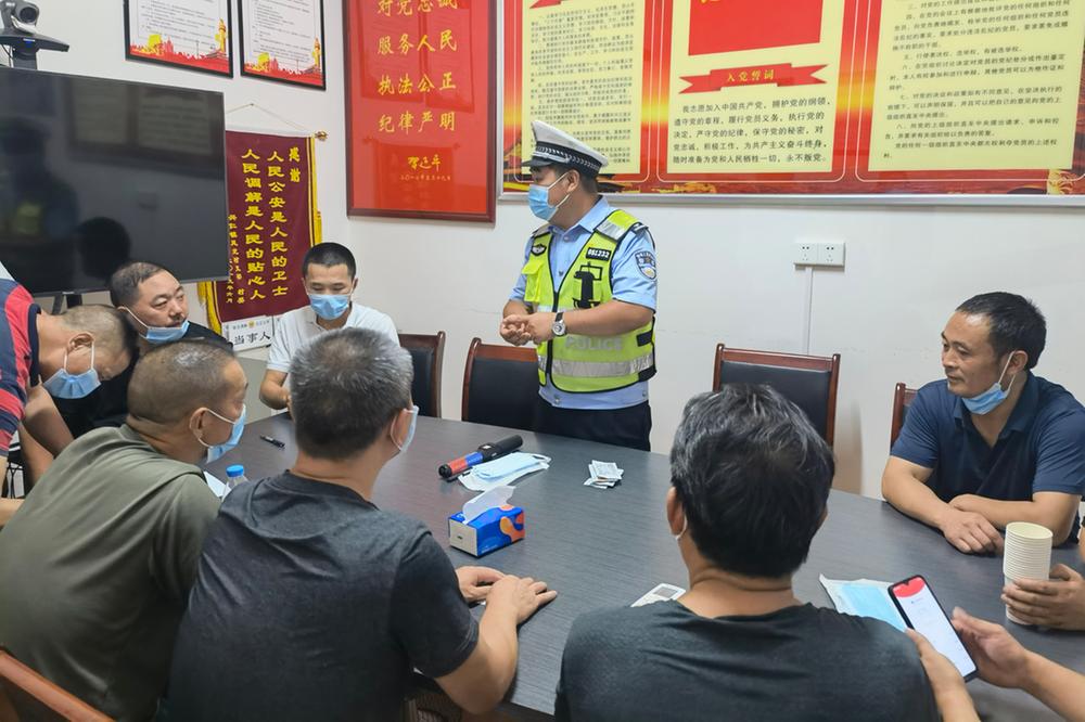 邻水县：“百日行动”对农客驾驶人开展酒驾毒驾检测