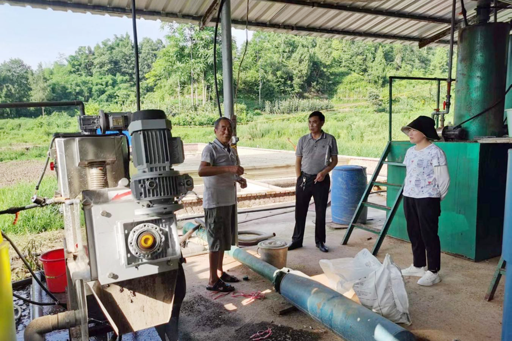 龙台镇畜牧兽医站做好高温天气养殖技术指导工作