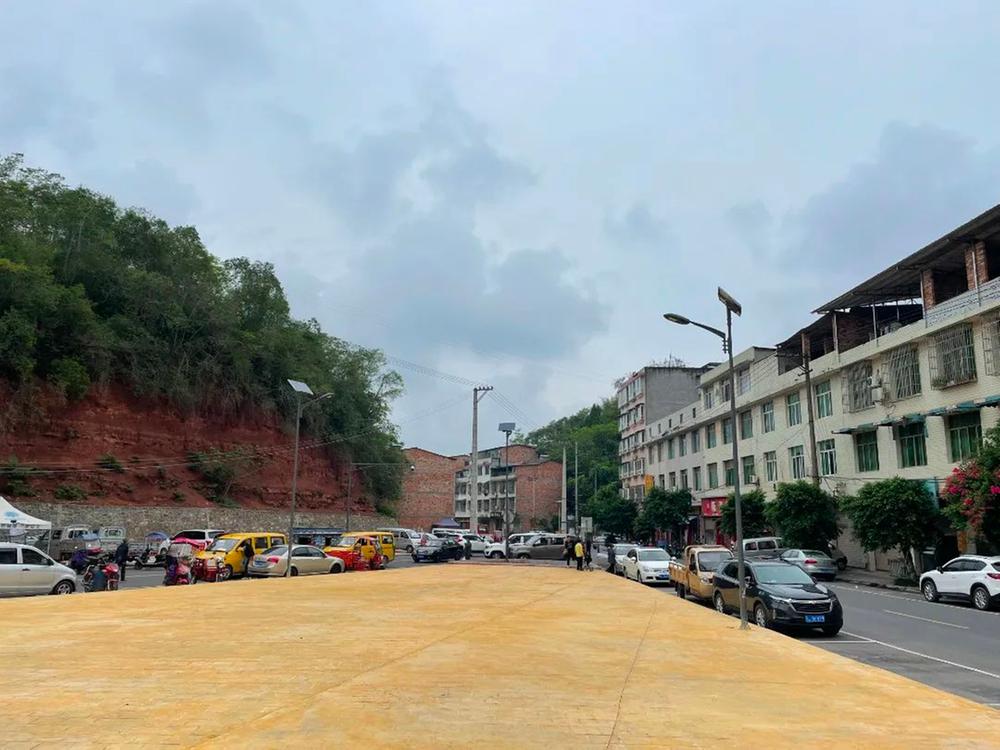 拼经济 搞建设 | 乐山市市中区：“旧貌”换“新颜” 聚焦场镇“颜值”与“里子”