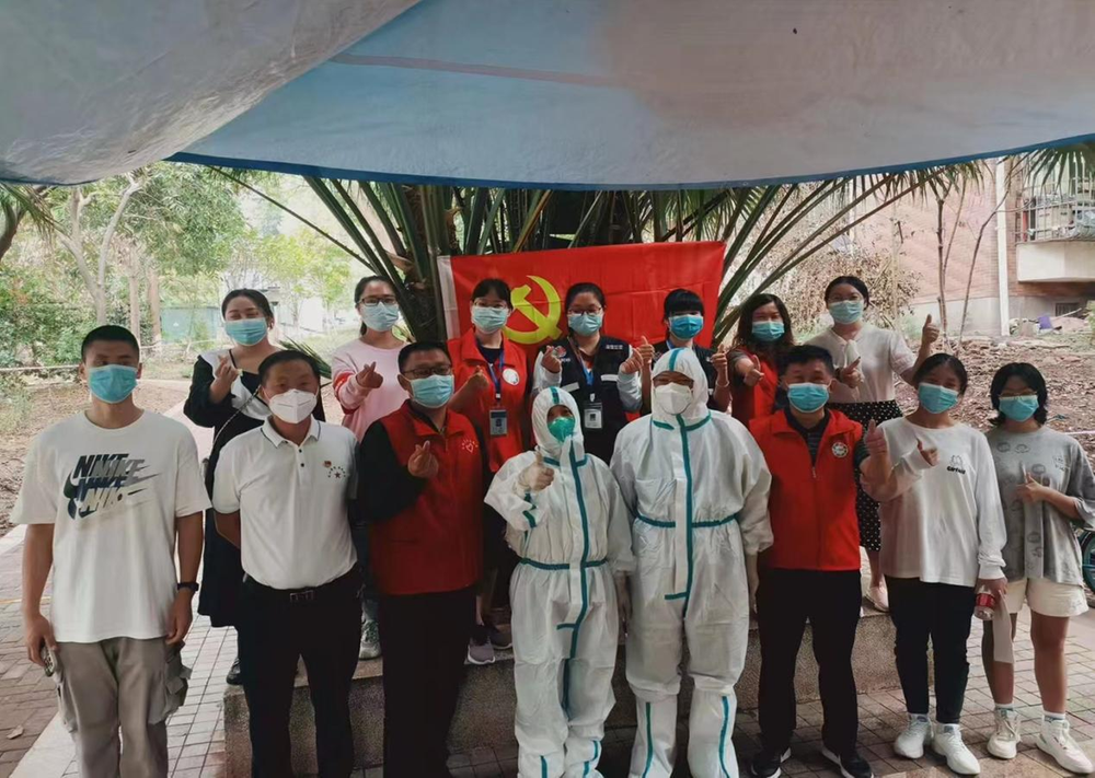 团结抗疫 泸县建筑业协会志愿者在行动