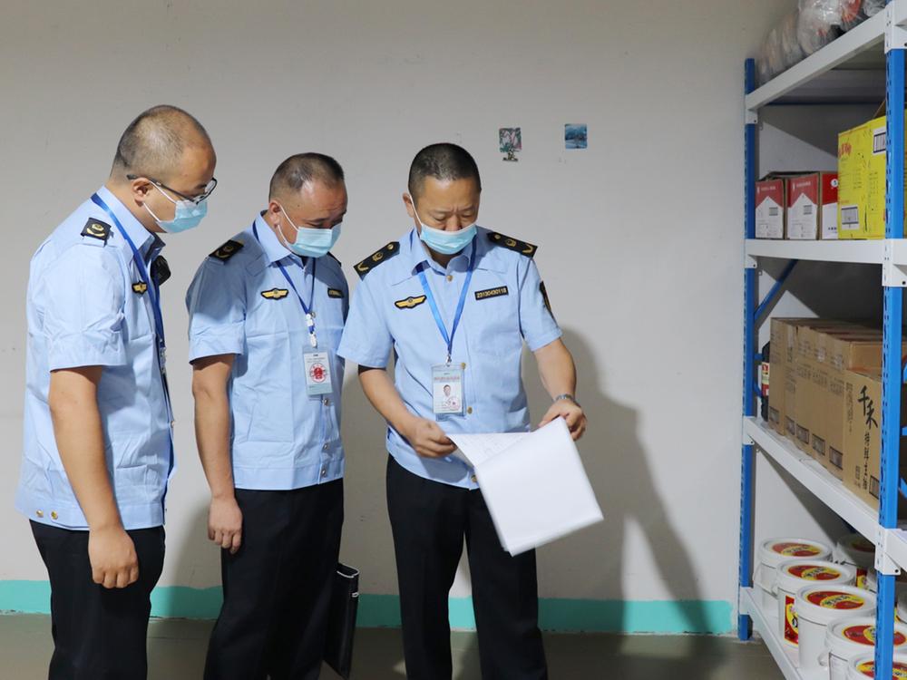 岳池县市场监督管理局开展学校食材集中供货商专项检查