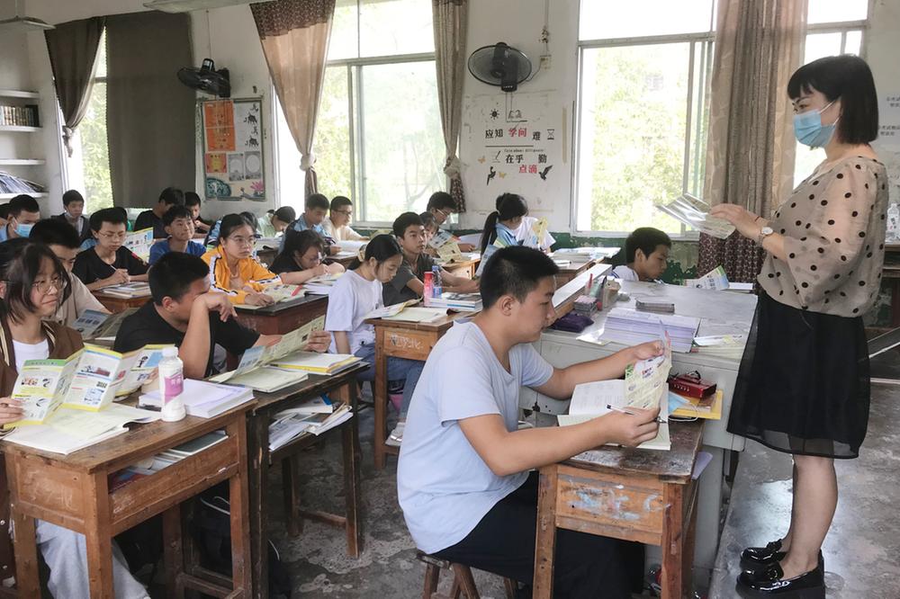 武胜县：开学第一课 禁毒宣传护成长