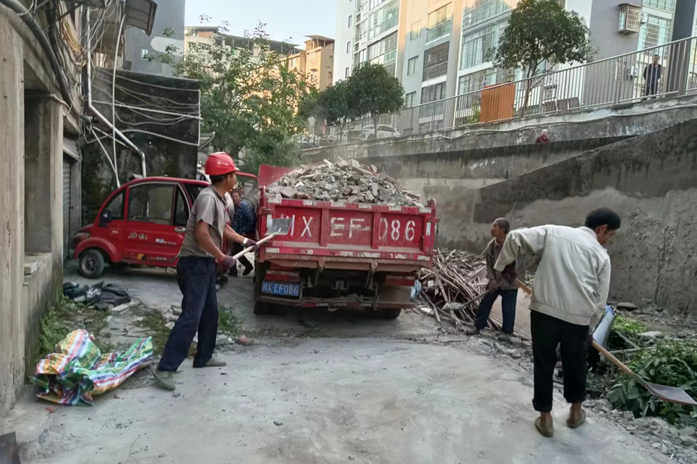 武胜县综合行政执法大队持续开展“拆违治理”行动