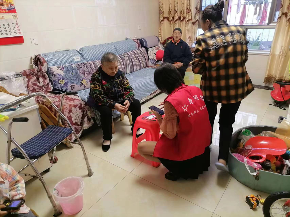 仁寿县怀仁街道开展城乡居民医疗保险宣传活动