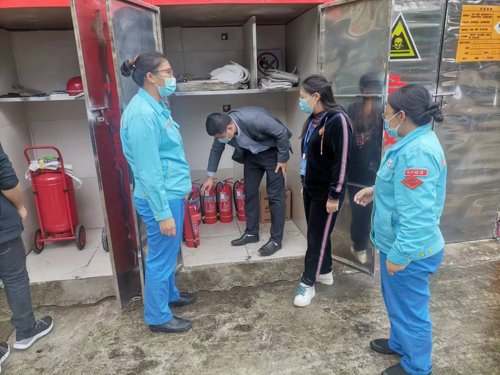 宝箴塞镇开展“查隐患 防风险 保安全 喜迎二十大”安全生产大巡视