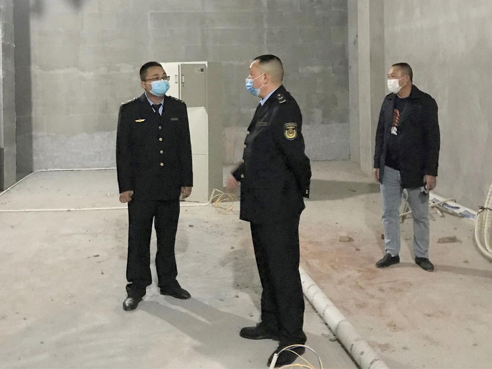 岳池县市场监管局“周三查餐厅”走进大中型餐饮单位