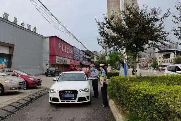 执子之手 并肩抗疫——仁寿双警夫妻的“疫”线坚守