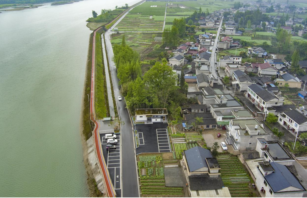 洪雅县：建设“四好农村路”织就群众“幸福网”