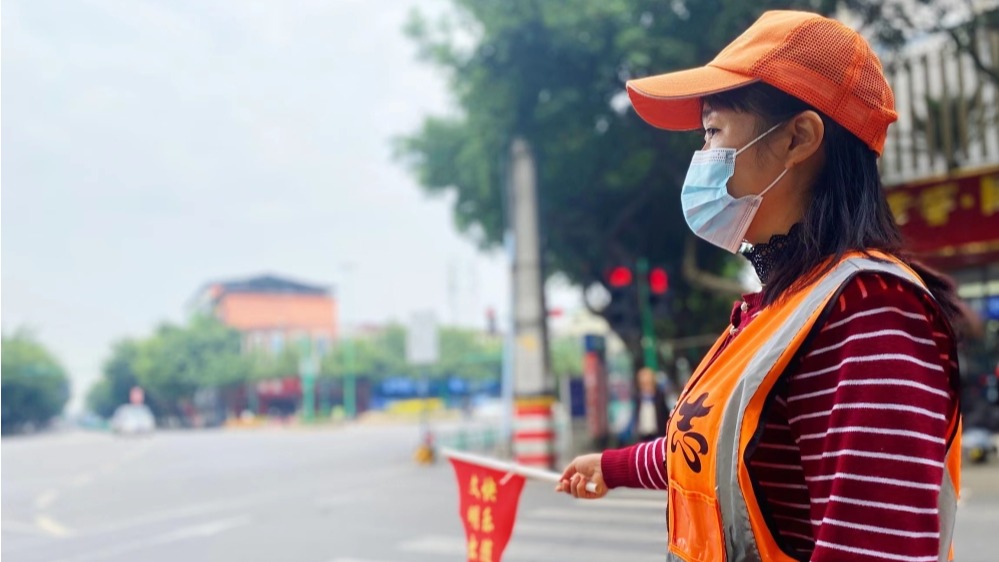 青神县：交通劝导志愿服务 倡导市民文明出行