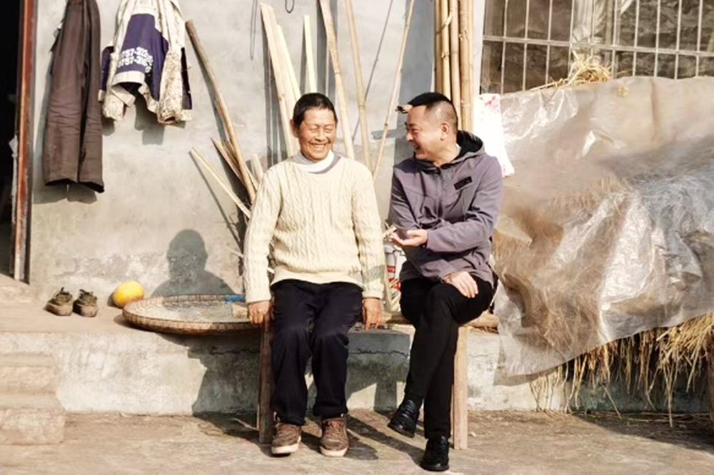 武胜县综合行政执法局：走访宣传党的二十大，落实脱贫攻坚“回头看”