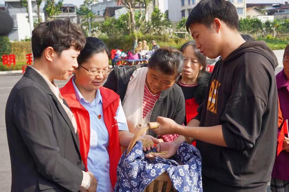青神县：多形式学习宣传贯彻党的二十大精神