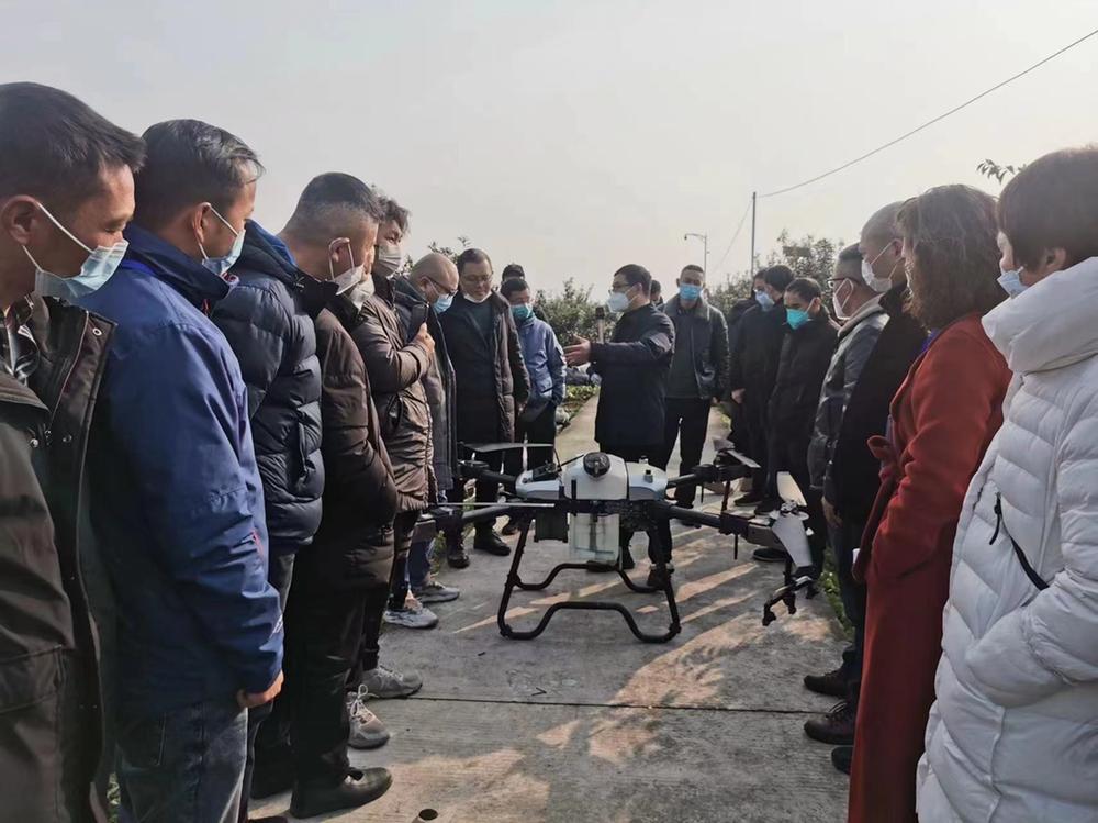 无人机飞防技术走进东坡区农民培训课堂