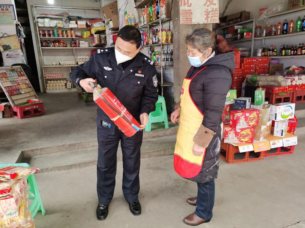 华蓥市华龙派出所积极开展冬季火灾防控工作