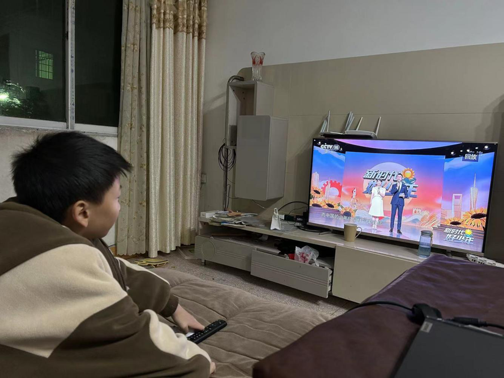 南江县乐坝小学组织学生收看2022年“新时代好少年”先进事迹发布活动