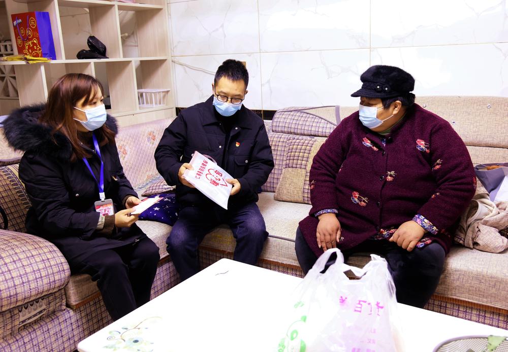 仁寿县：万名党员干部“送健康”