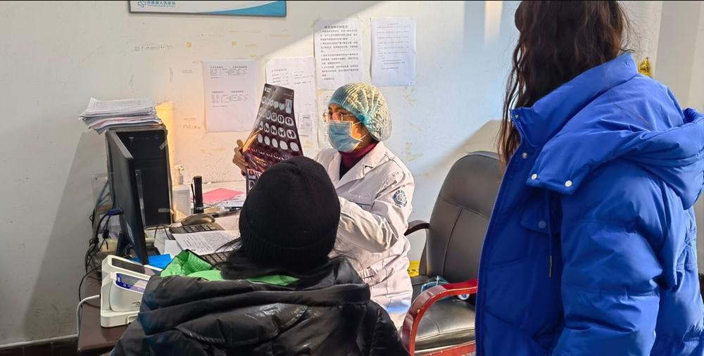 洪雅县：“白衣天使”新春在岗 守护人民身体健康