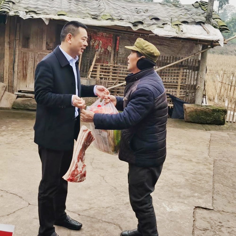 武胜县综合行政执法局：春节慰问送关怀 岁寒情暖慰人心