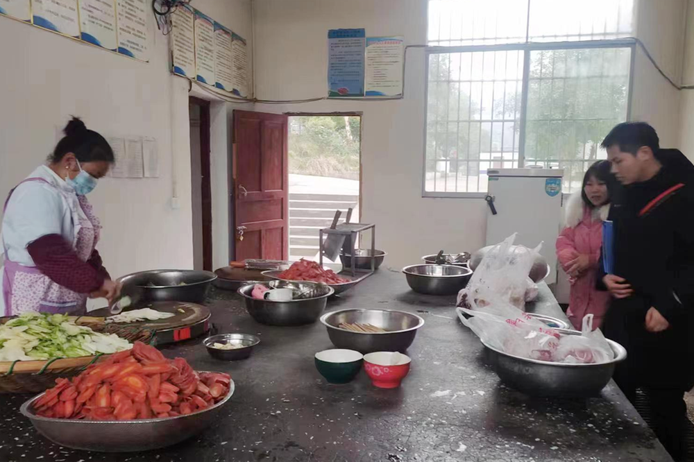 邻水县：强化食品安全检查 全力护航开学季