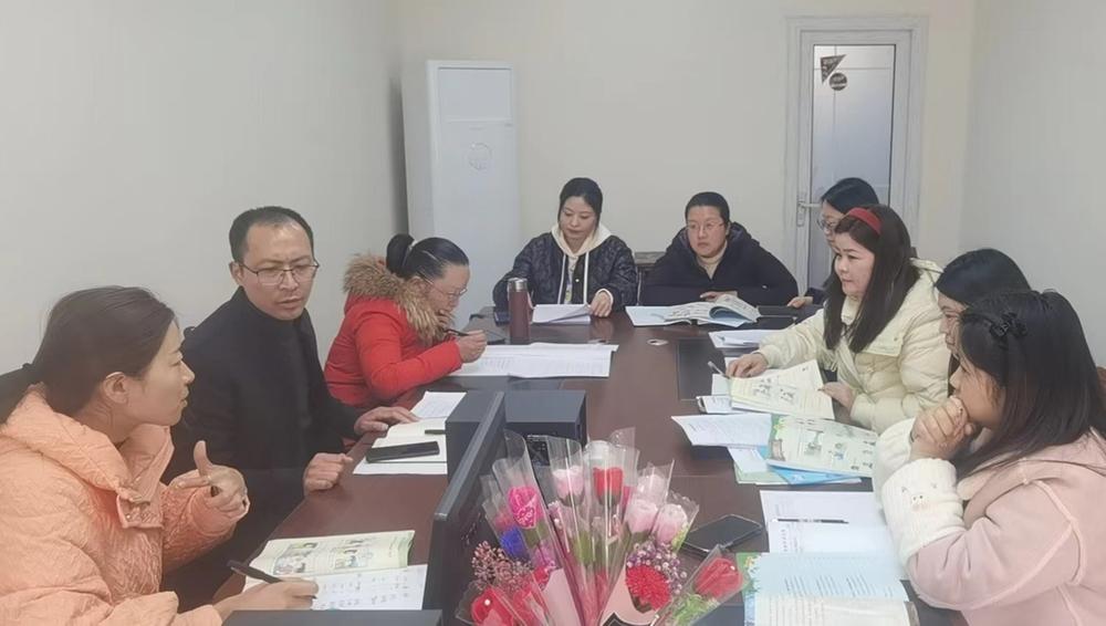 巴州区六小：借“一课一研”打造高效课堂