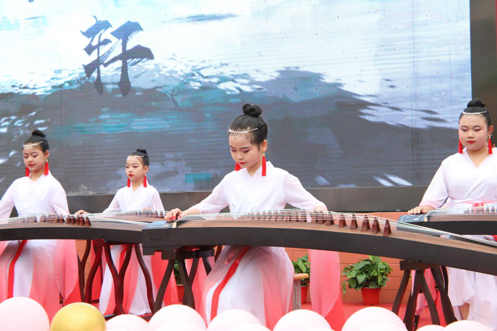 巴州区第十一小学校举行春季开学典礼