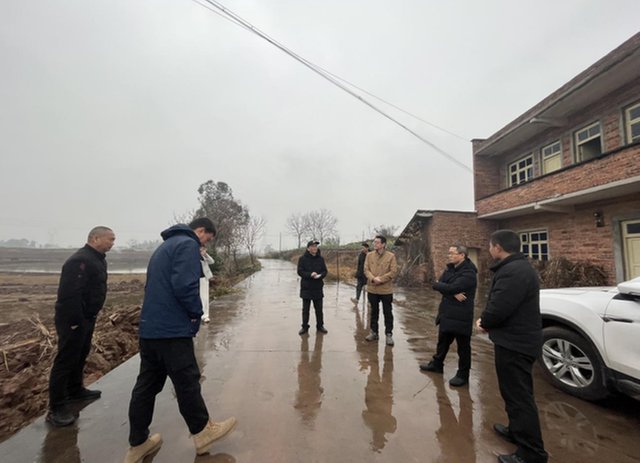 隆昌市科协到石碾镇白鹤林村调研科普工作