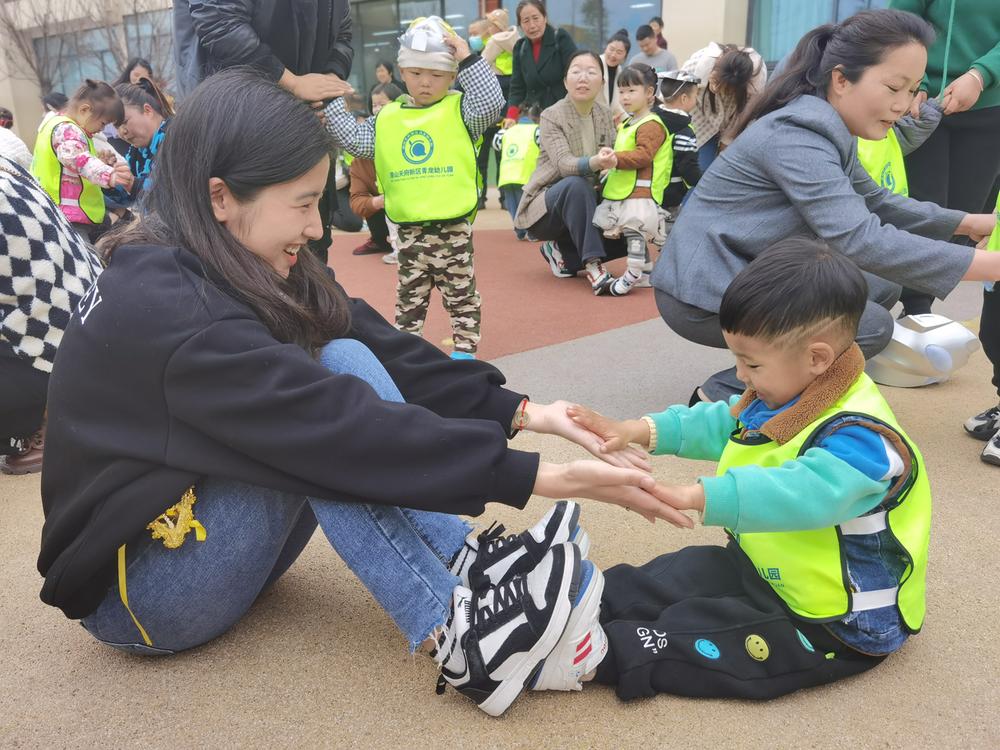 眉山天府新区青龙幼儿园开展“我的妈妈是女神”三八节活动