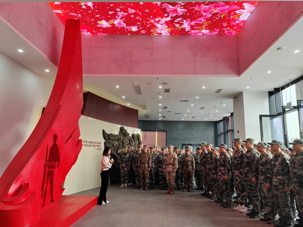 缅怀英烈，东坡区上好新兵役前教育第一课