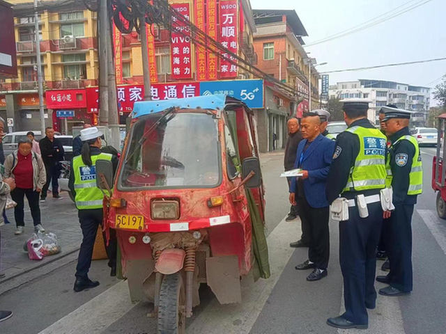 简阳市平泉街道开展交通违法违规行为专项整治行动