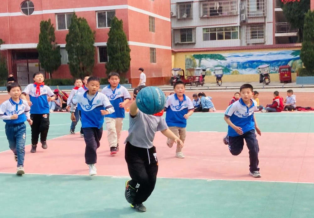 南江县长赤镇龙池学校开展春季篮球运动会