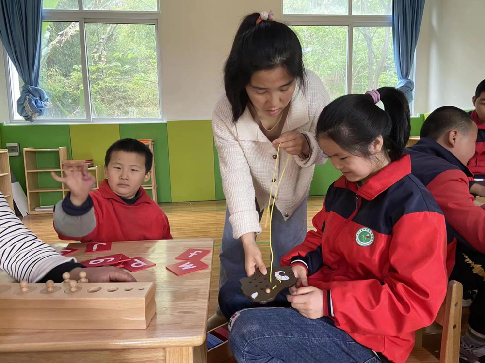 南江县特殊教育学校课外活动丰富多彩