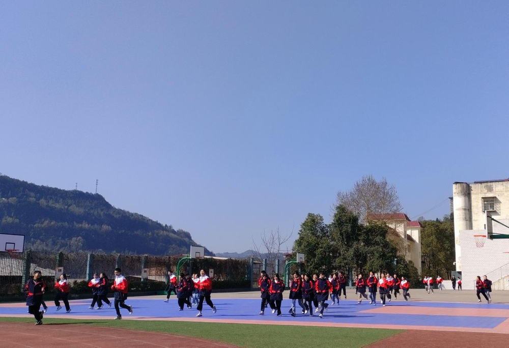 南江县沙河中学开展突发事件紧急疏散演练活动