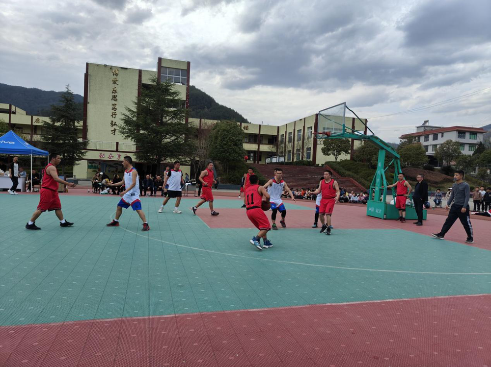 南江集州督学责任区联谊赶场镇小学举行教职工篮球联赛
