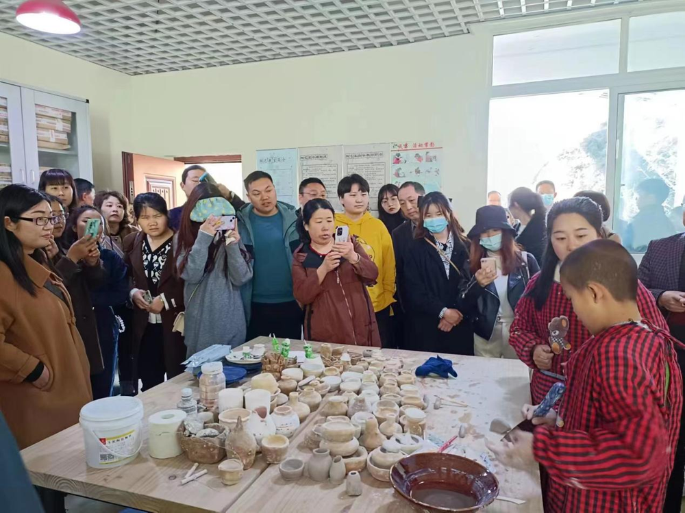 巴中市特殊教育教师专题培训团队到南江特殊教育学校参观交流