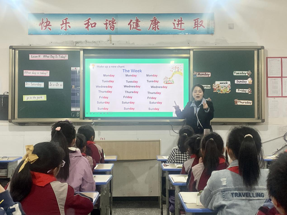 南江县大河镇小学积极践行新课标