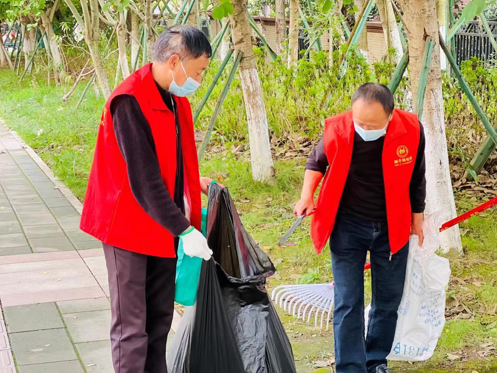 成都东部新区石板凳街道开展环境整治大扫除 助力成都创建全国文明典范城市